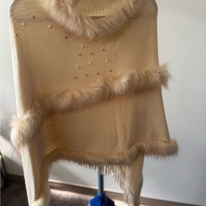 Elegant Cream Poncho with Faux Fur Trim